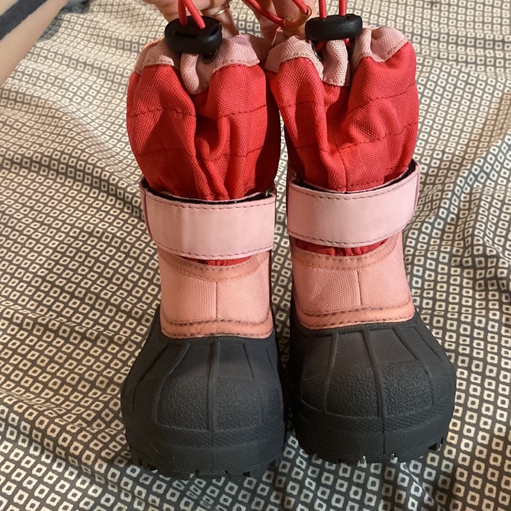 Pink Columbia snow boots, girls, size 5C - Picture 2 of 3
